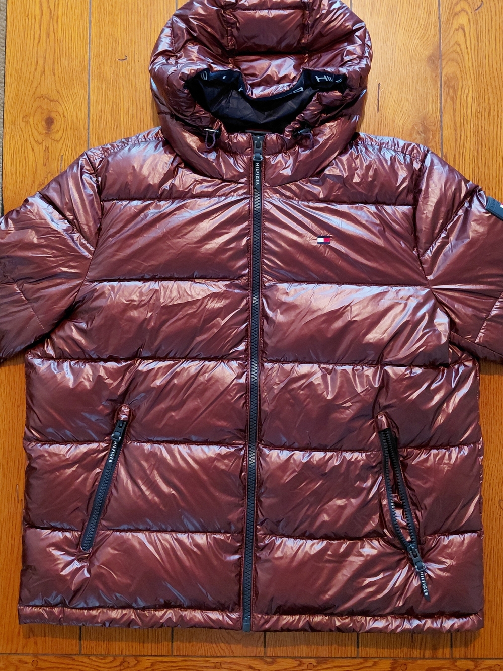 Tommy Hilfiger Men’s Metallic Maroon Puffer Jacket XL